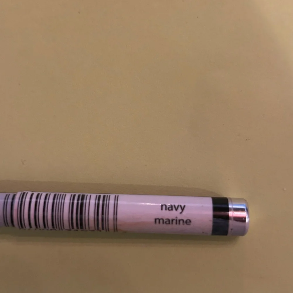 Avon In A Blink Line & Shadow Pencil. Navy Blue